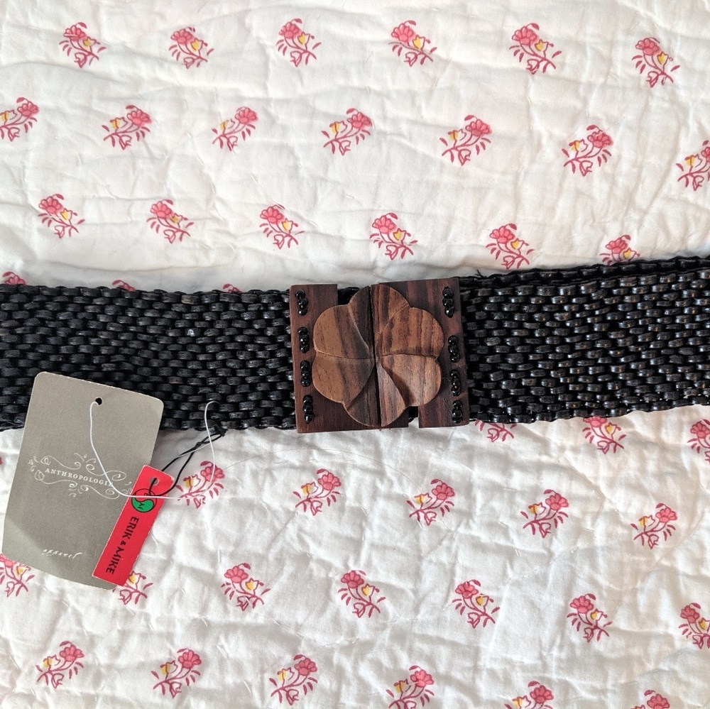 Anthropologie stretch belt with wooden accent